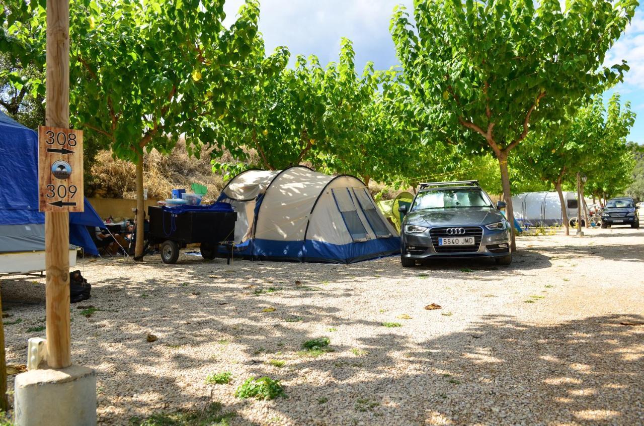 Camping El Roble 발데로브레스 외부 사진