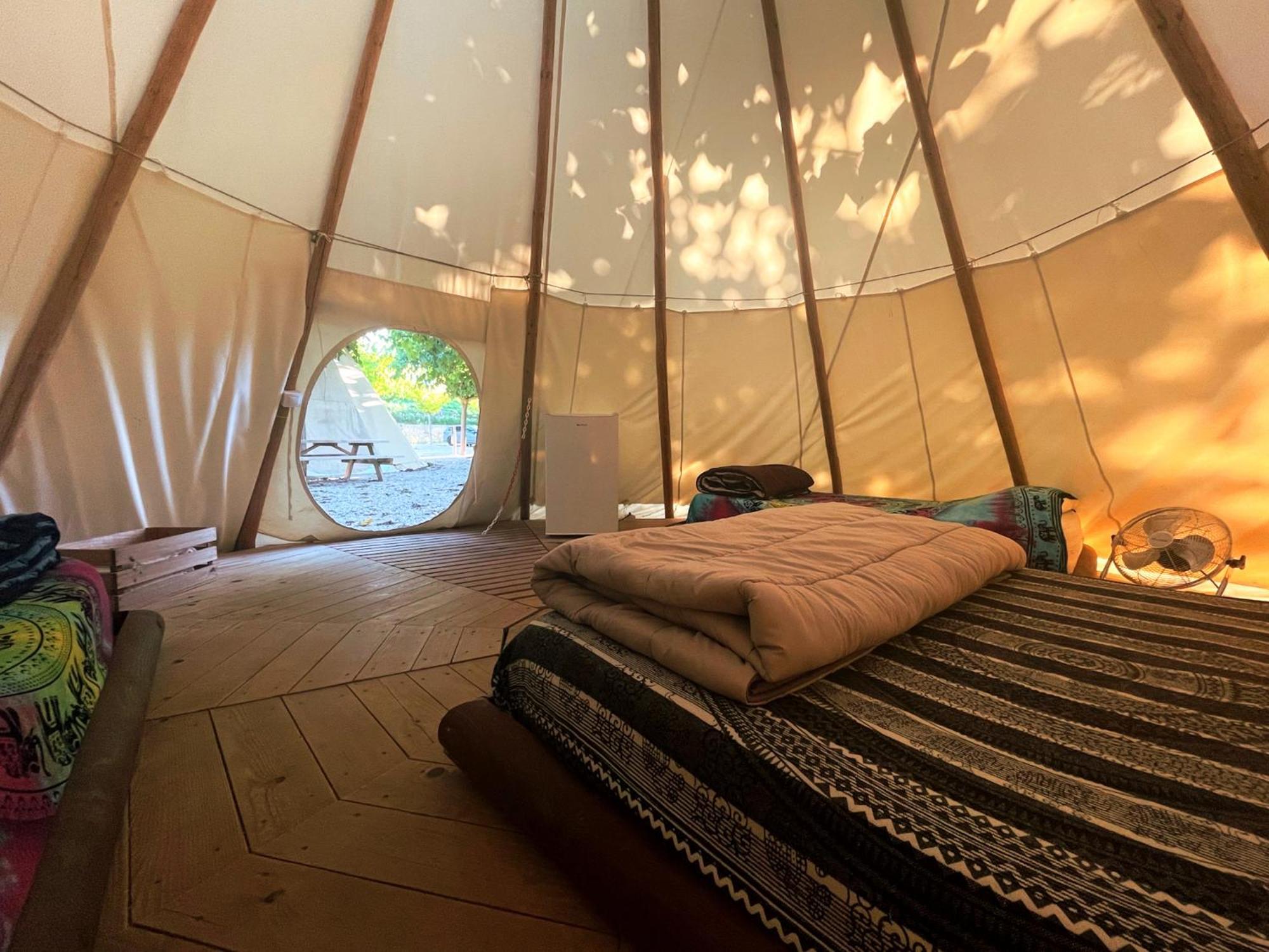 Camping El Roble 발데로브레스 외부 사진