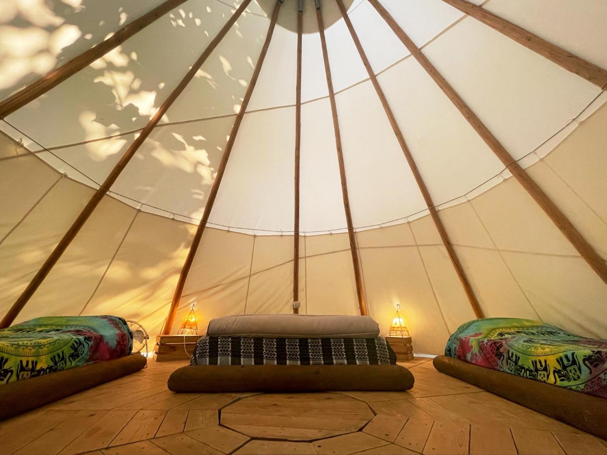 Camping El Roble 발데로브레스 외부 사진