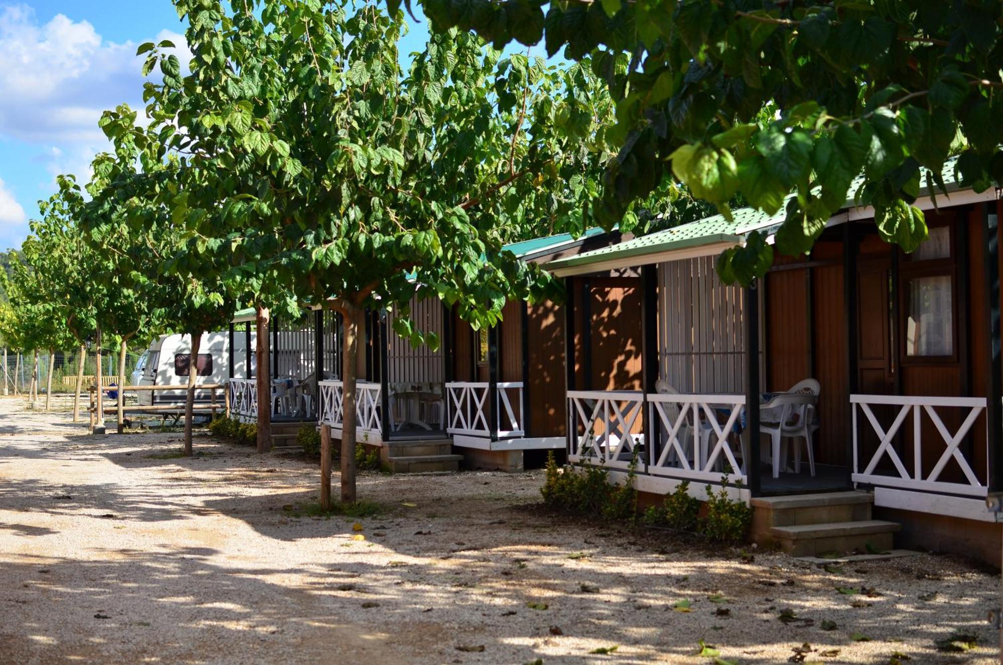 Camping El Roble 발데로브레스 외부 사진