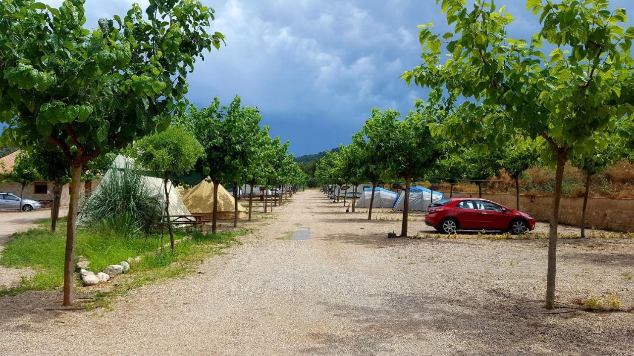 Camping El Roble 발데로브레스 외부 사진